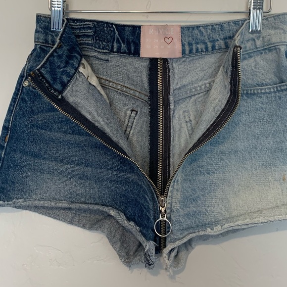 Revice Two Toned Denim Shorts with Wrap Around Zipper Size 26 - Picture 9 of 13